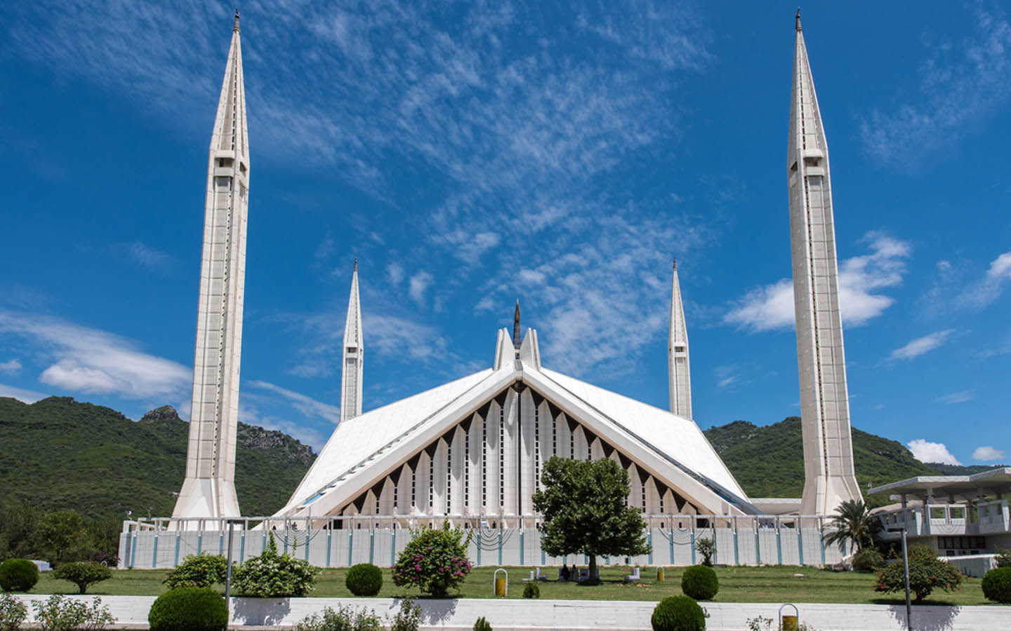 Faisal Mosque In Islamabad History Architecture More Zameen Blog faisal-mosque-in-islamabad-history-architecture-more-zameen-blog